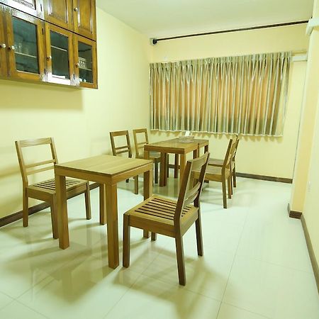 Hundred Moon Hotel Yangon Luaran gambar