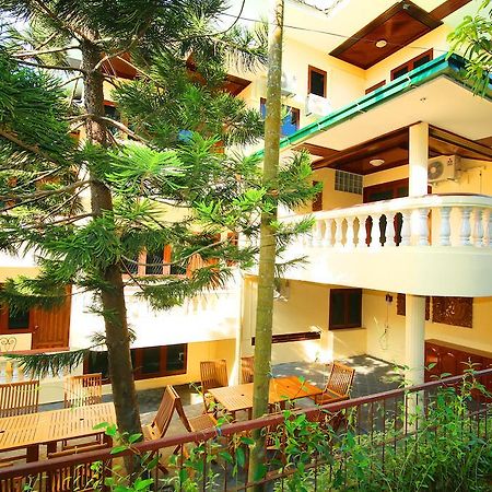 Hundred Moon Hotel Yangon Luaran gambar