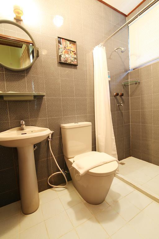 Hundred Moon Hotel Yangon Bilik gambar