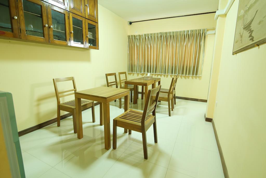 Hundred Moon Hotel Yangon Luaran gambar