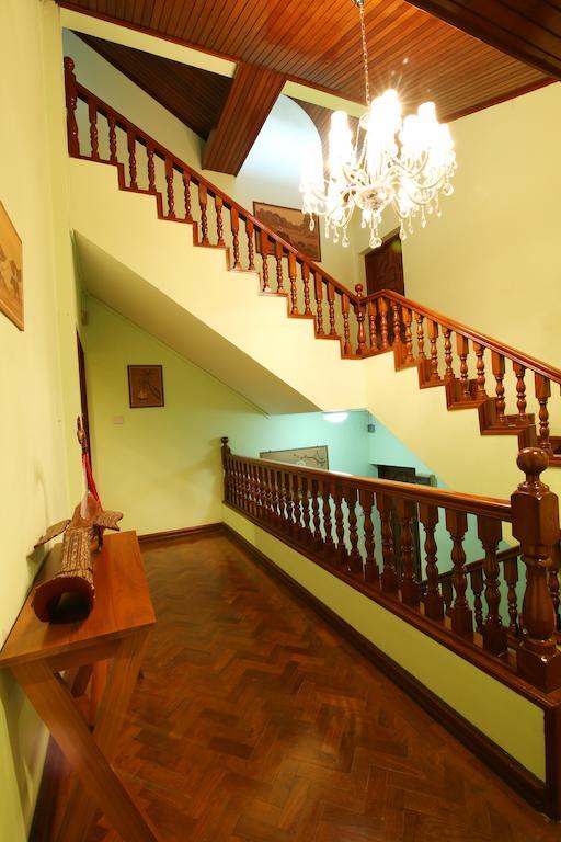 Hundred Moon Hotel Yangon Luaran gambar