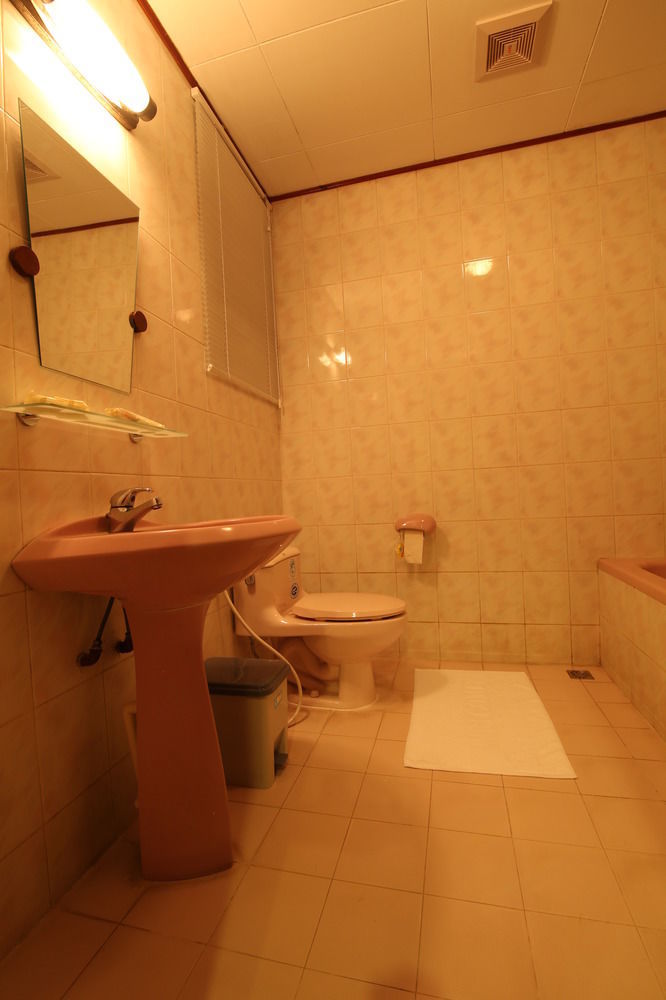 Hundred Moon Hotel Yangon Luaran gambar